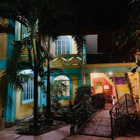 Colors Boutique Hostel Puerto Princesa Extérieur photo