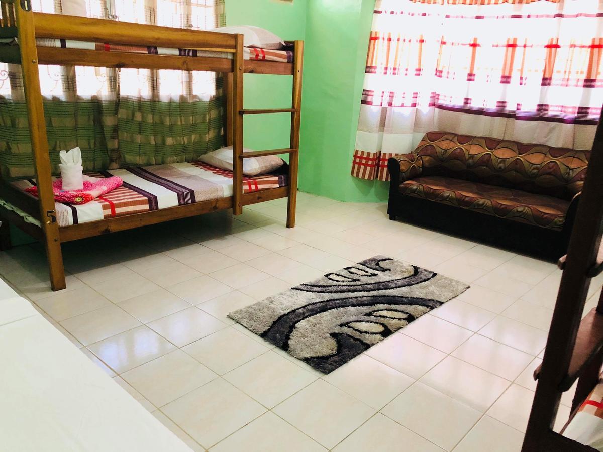 Colors Boutique Hostel Puerto Princesa Extérieur photo