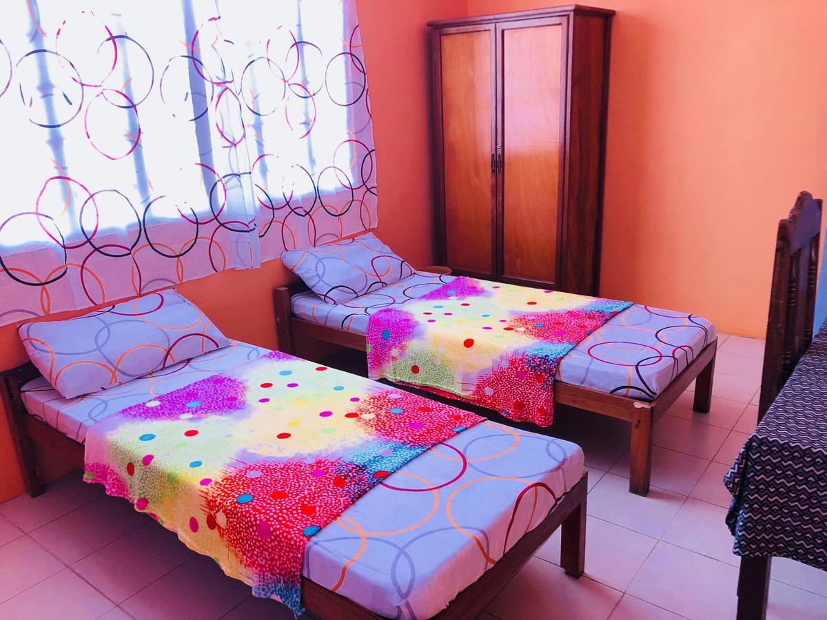 Colors Boutique Hostel Puerto Princesa Extérieur photo