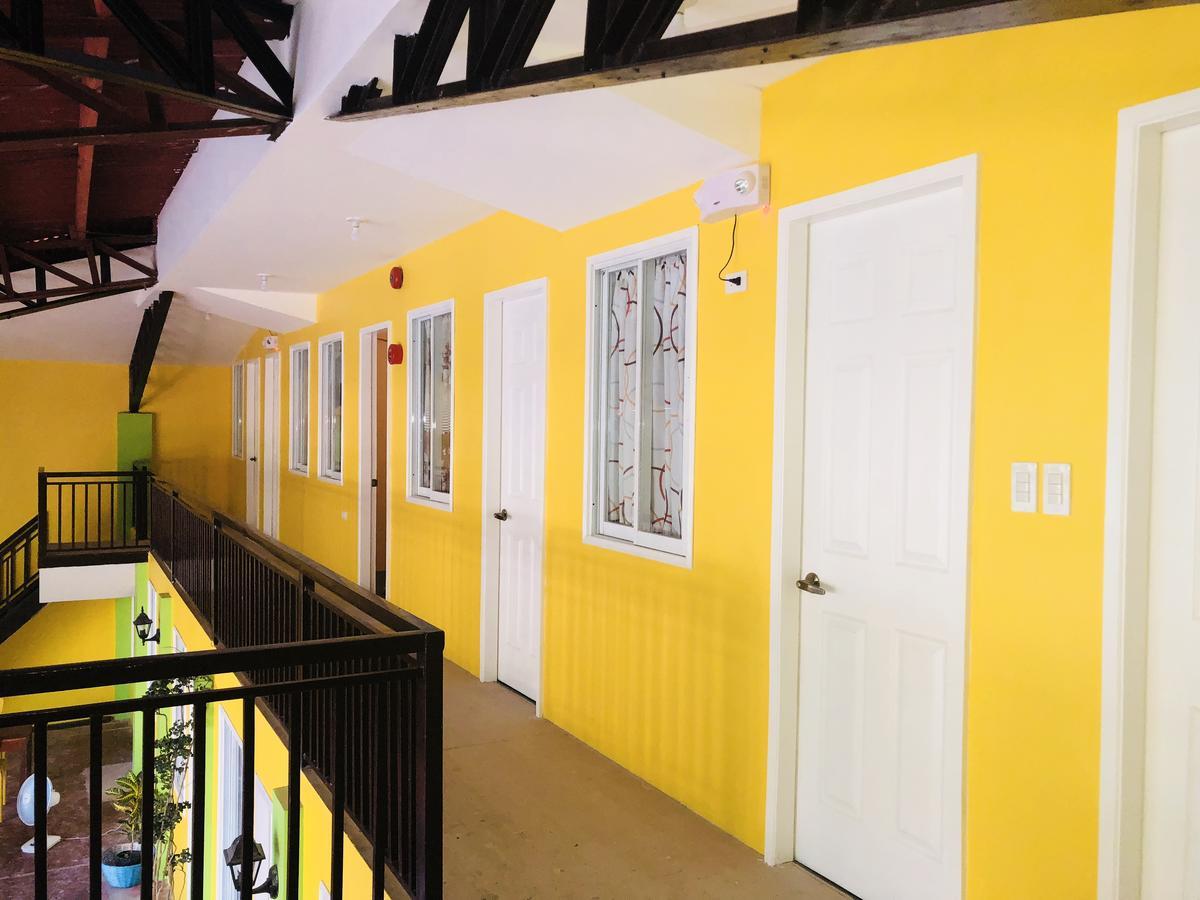 Colors Boutique Hostel Puerto Princesa Extérieur photo